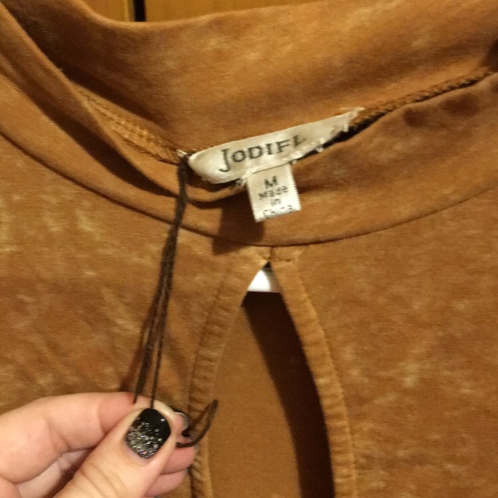 Boho Distressed Top - Picture 2 of 3